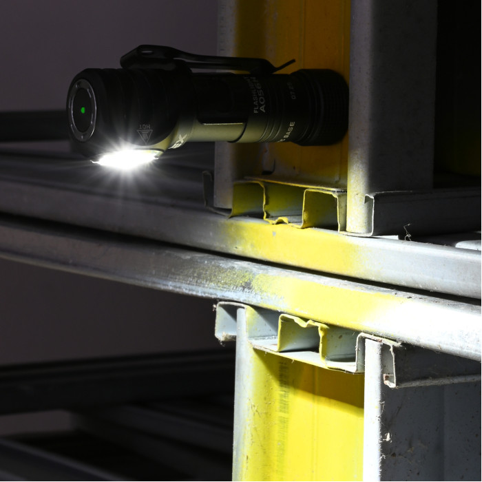 Портативный светодиодный фонарик VIDEX VLF-A056H 200Lm 5000K