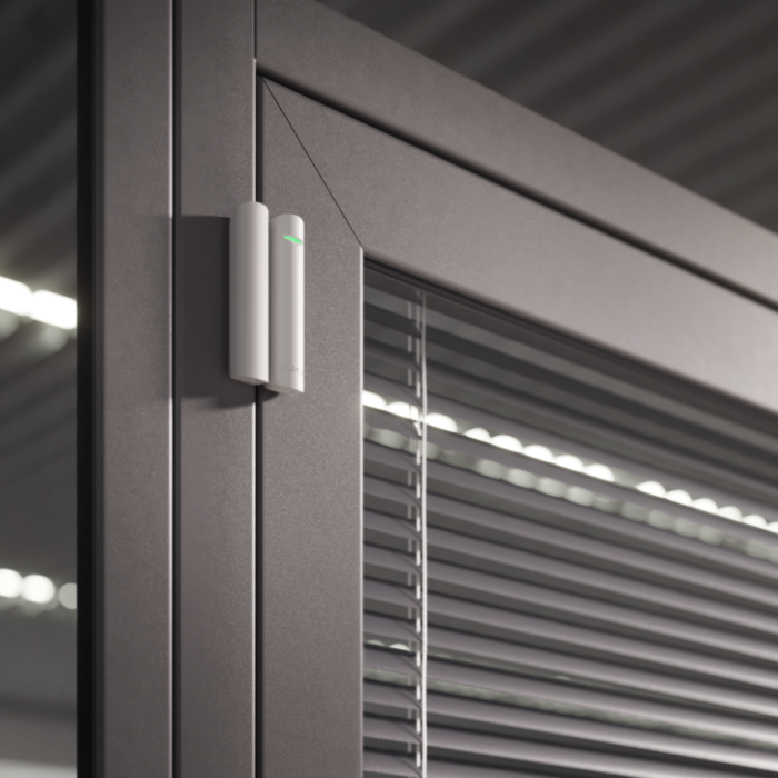 Проводной датчик открытия двери/окна Ajax DoorProtect Fibra White