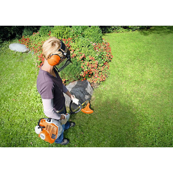 Stihl Мотокоса FS38, 0,65 кВт/0,9 л.с., 4,1 кг (41400122315)